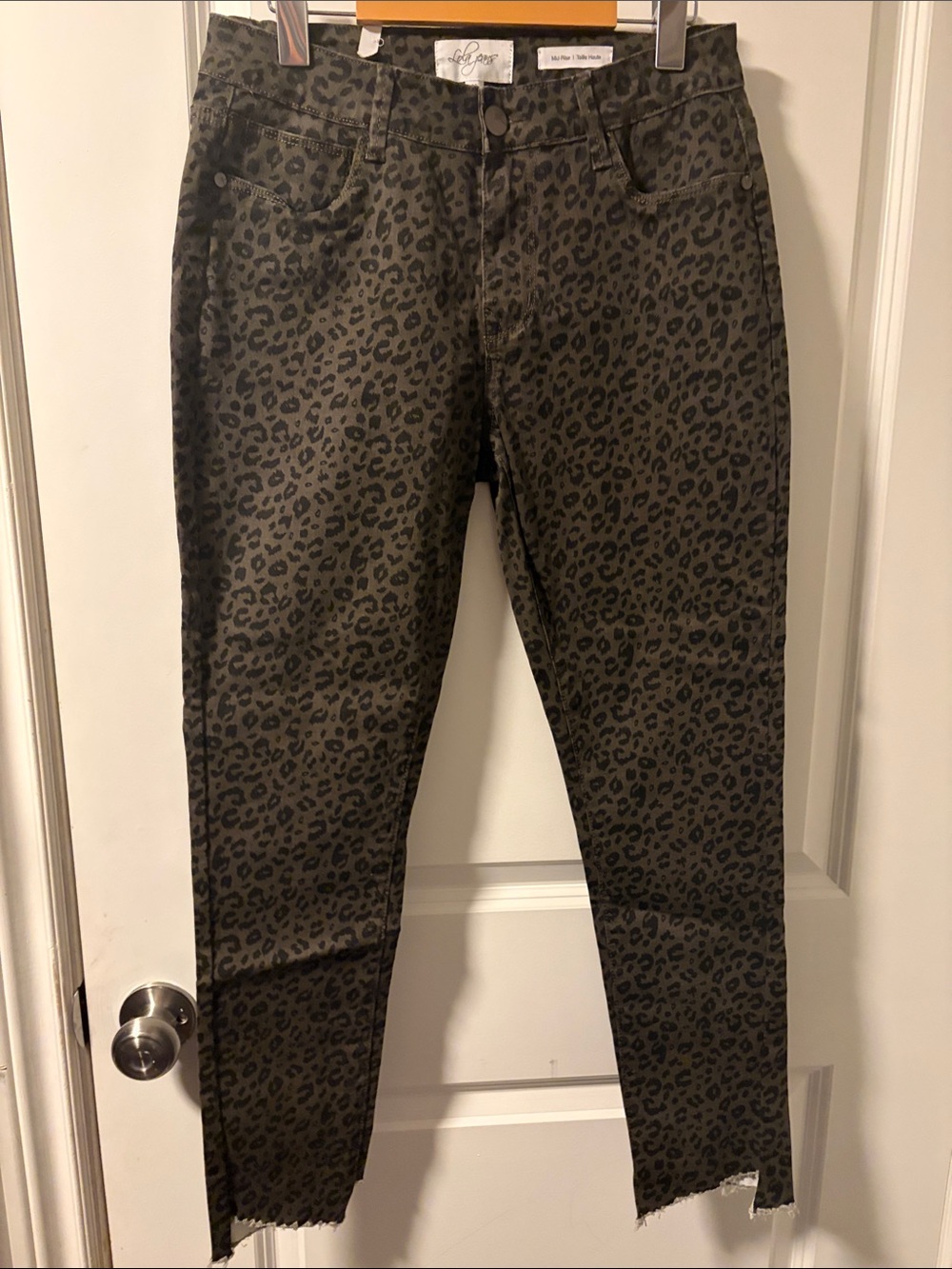 Le Lis Leopard-Print Skinny Jeans with Frayed Hem